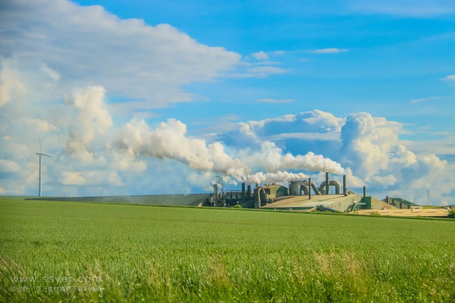 臭氧，位置不同，角色不同